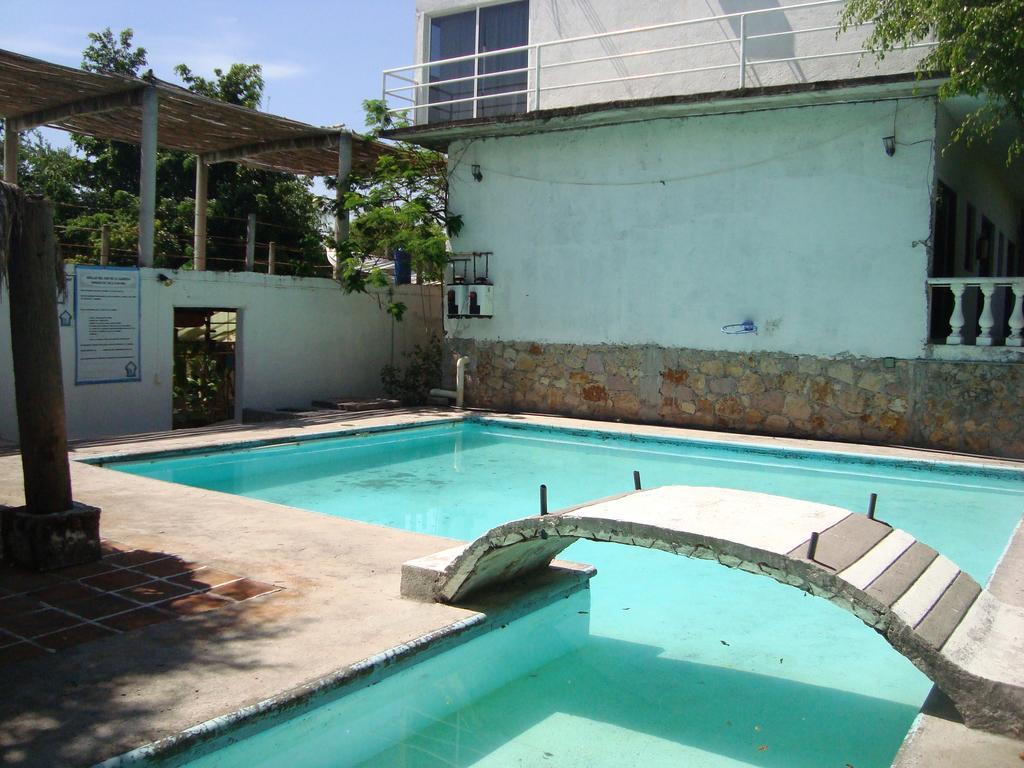 Hotel Teques Inn Tequesquitengo Exteriör bild
